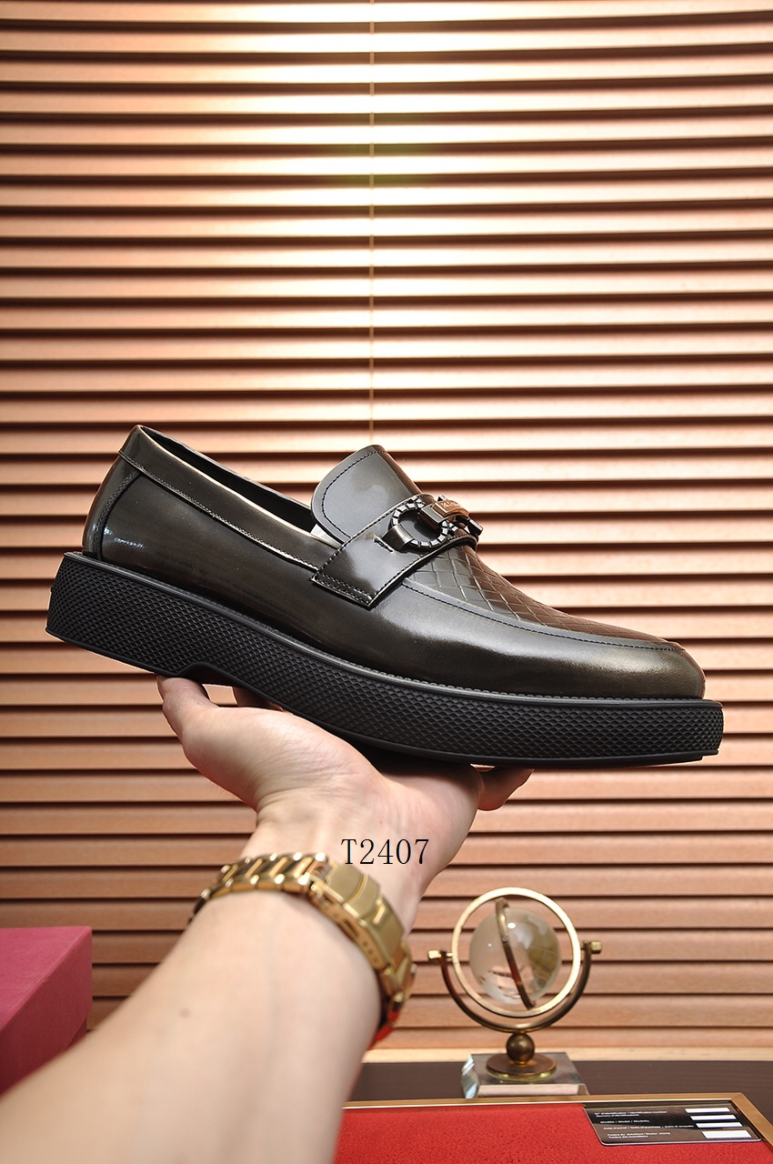 Ferragamo sz38-44 136